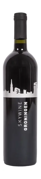 Fles wijn met Groningse skyline