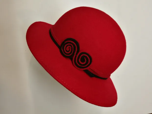 Rode hoed dames