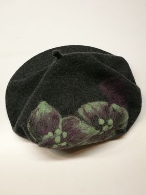 Baret met bloemprint