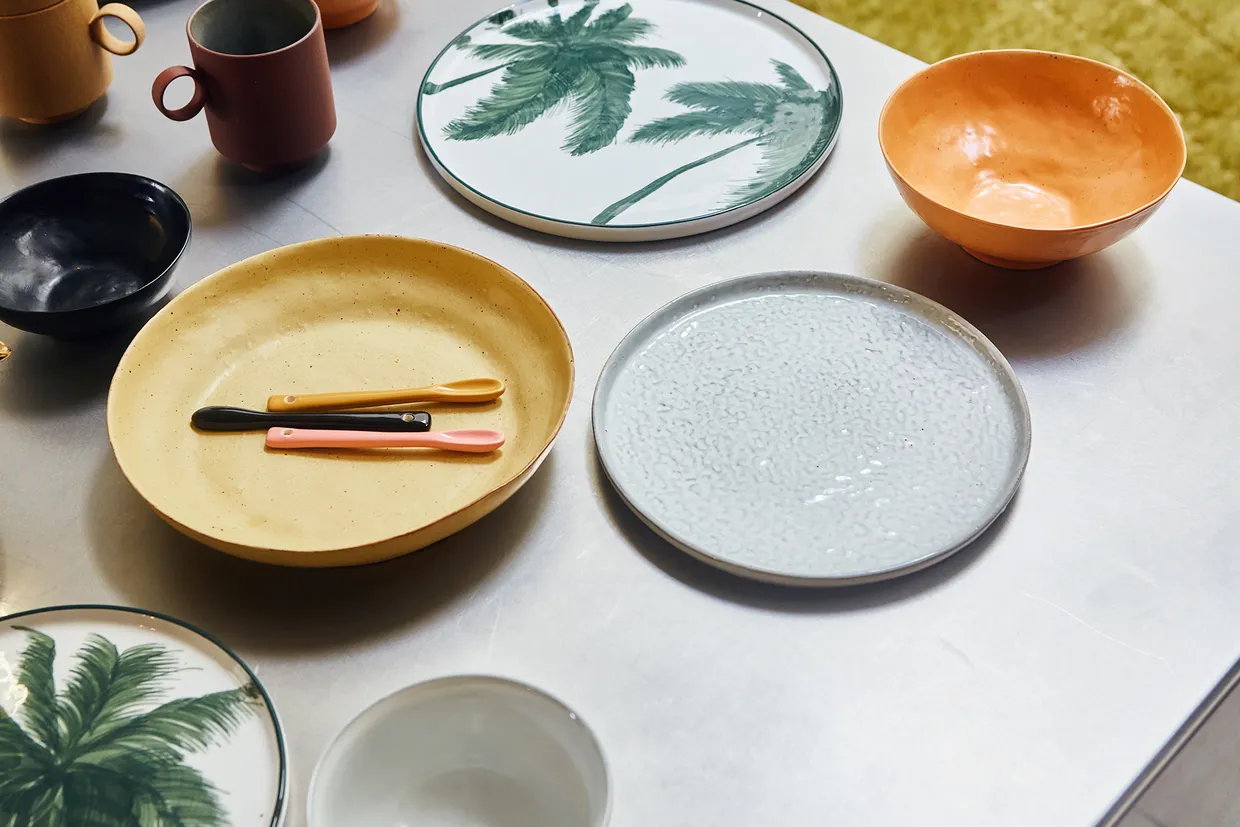 Bold & basic ceramics: breakfast plate