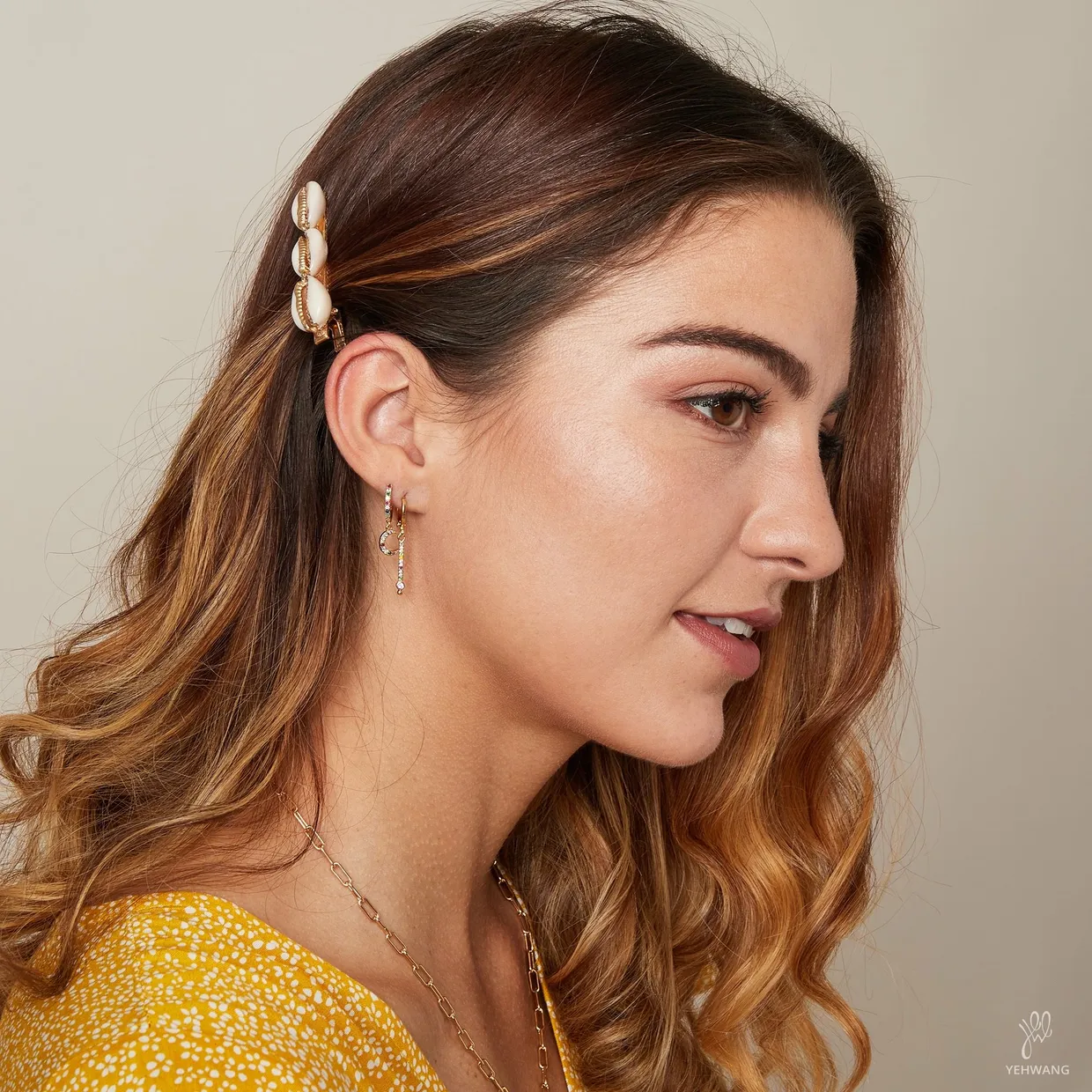Earrings bar gold/white