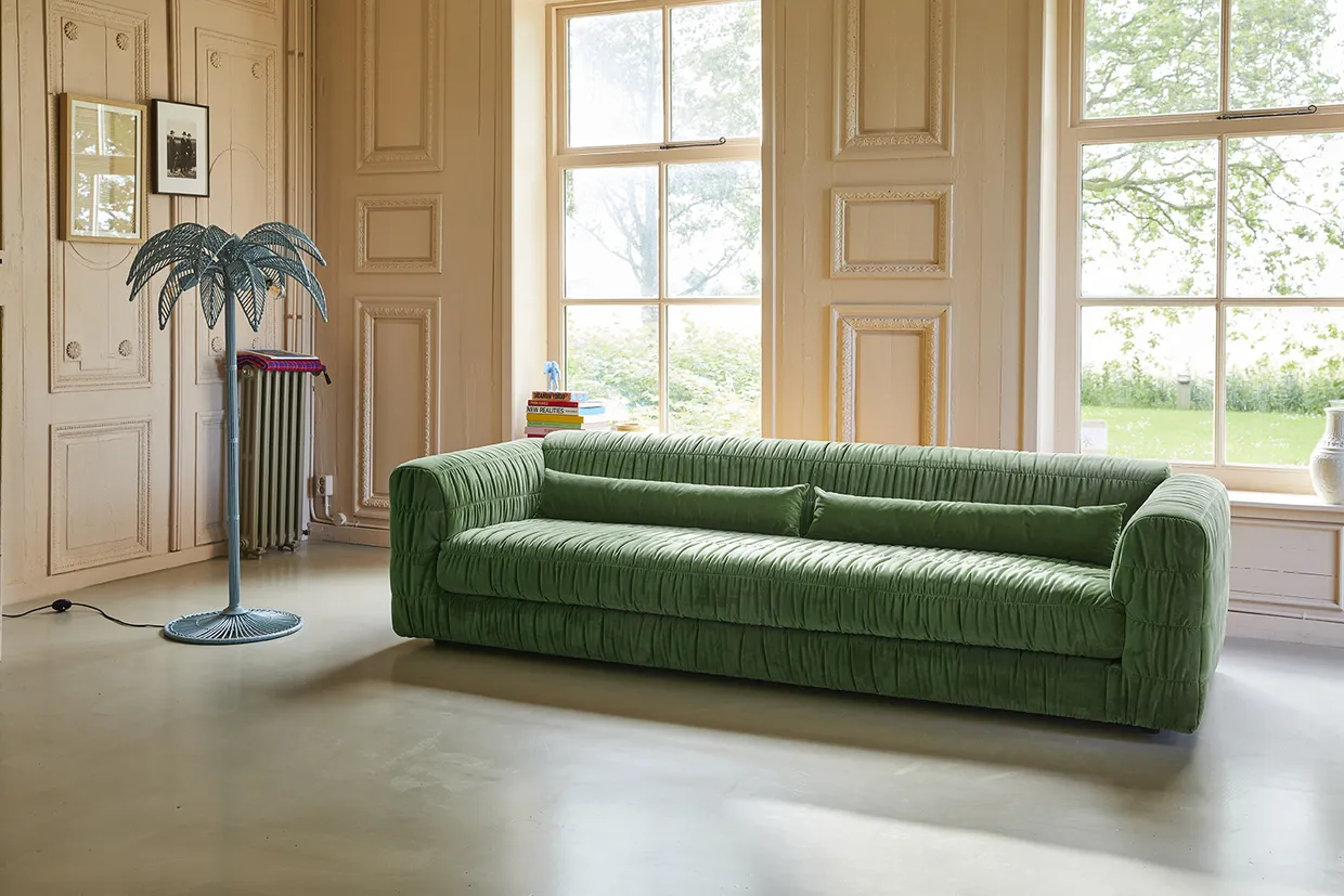 Club couch: royal velvet, green