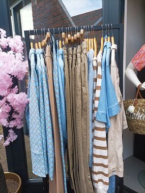 kleding bij moon fashion