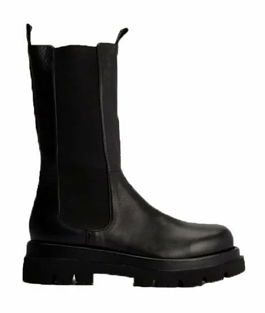 High chelsea boots black