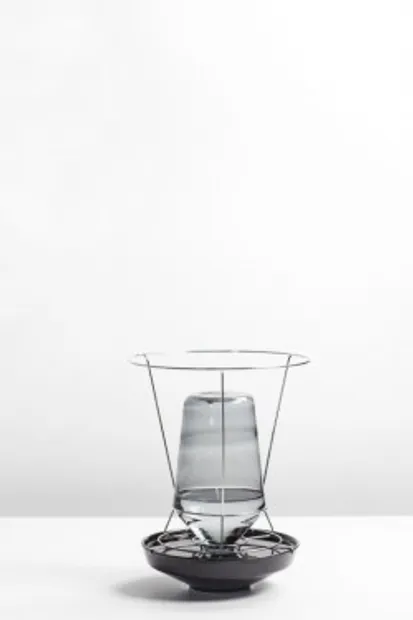 Hidden Vase - Large Frame - Grey
