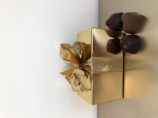 Bonbons in doos gemengd - goud
