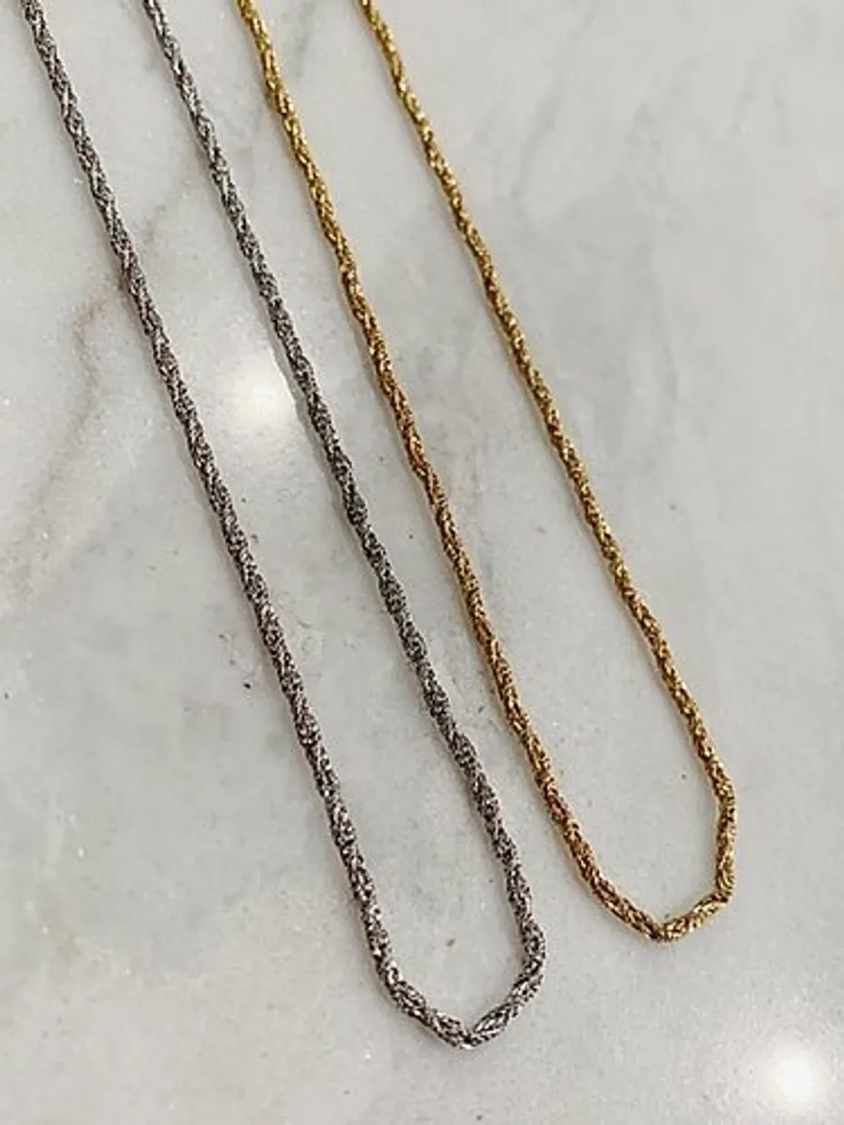 Braided necklace gold