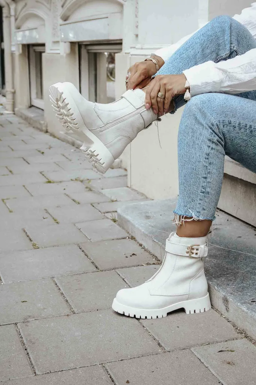 Babouche strap boots offwhite