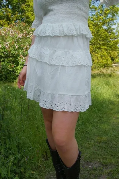 Sia embroidery skirt white