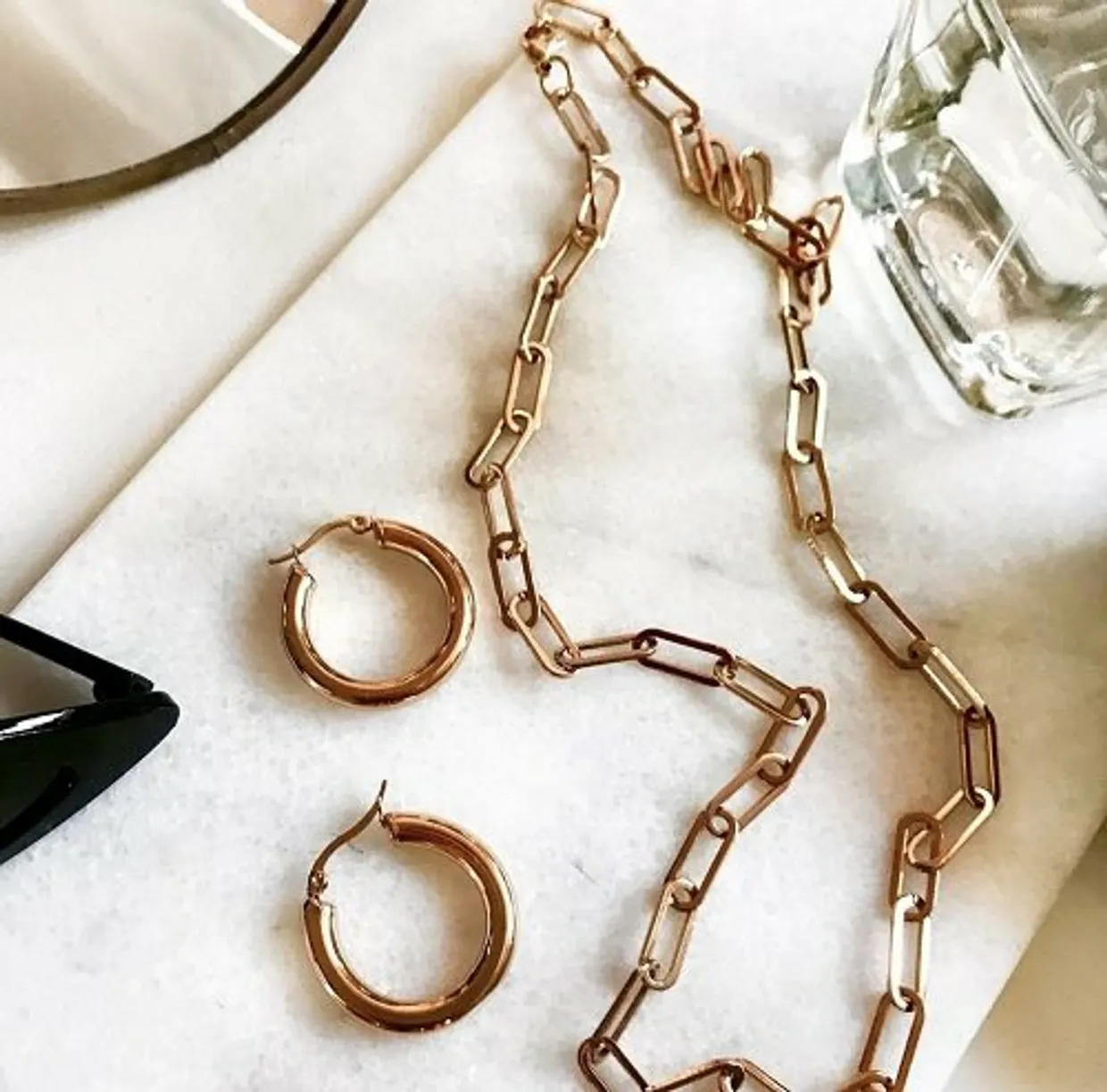 Chunky round hoops gold