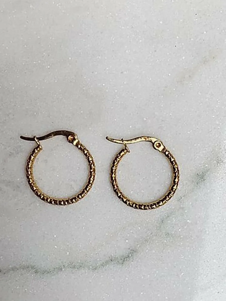 Hammered hoops small gold