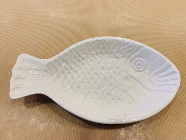geest samenzwering Lieve Reliëf vis van Portugees aardewerk, oven en vaatwasserbestendig wit. | De  Gedekte Tafel | Online warenhuis Den Bosch