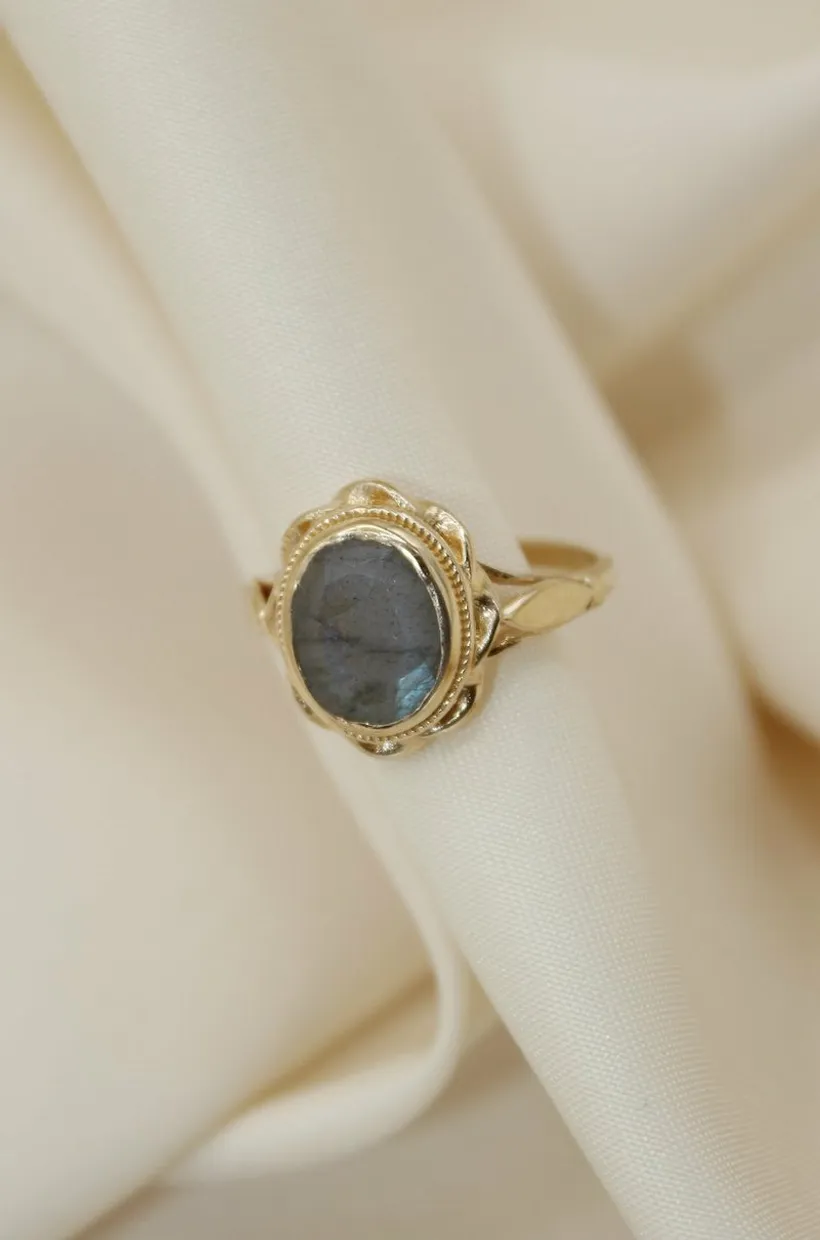 Vintage gold ring Labradorite