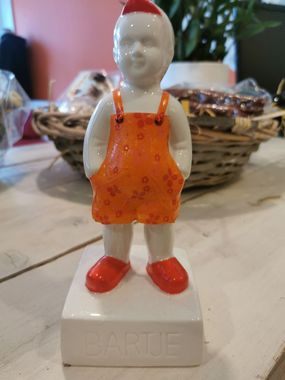 Bartje standbeeld oranje - middel