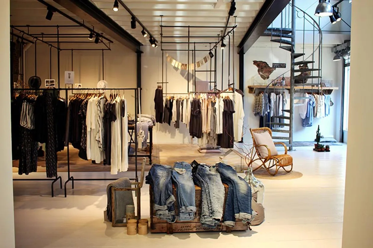 Hotlegs Fashion & Lifestyle, Interior