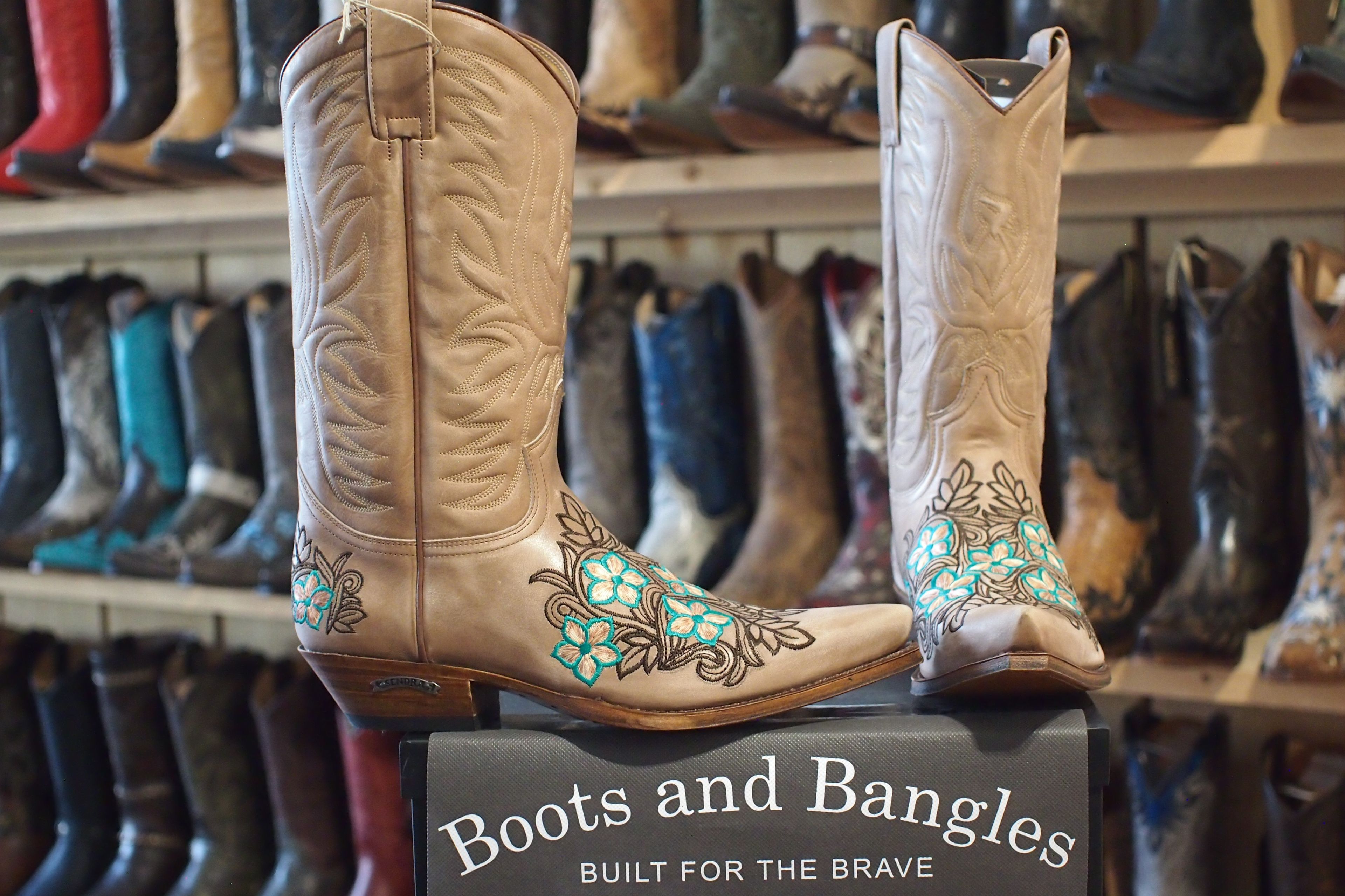 | Boots and Bangles | Warenhuis Groningen