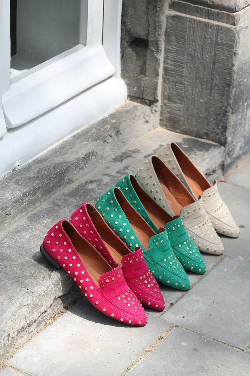 Edgy studs loafer fuchsia