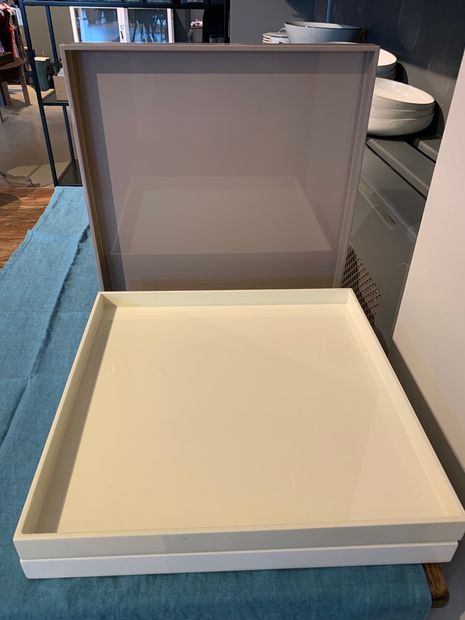 Lacquer tray 33x33