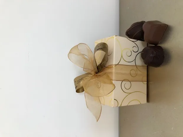 Bonbons in doos gemengd - goud patroon